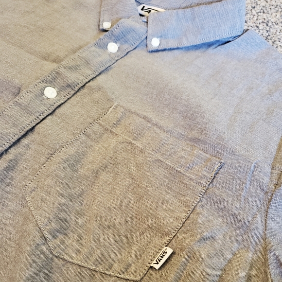 Vans Short Sleeve Button-down (Size L) - Picture 2 of 5